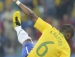 MIchel Bastos disputa a bola com Danny